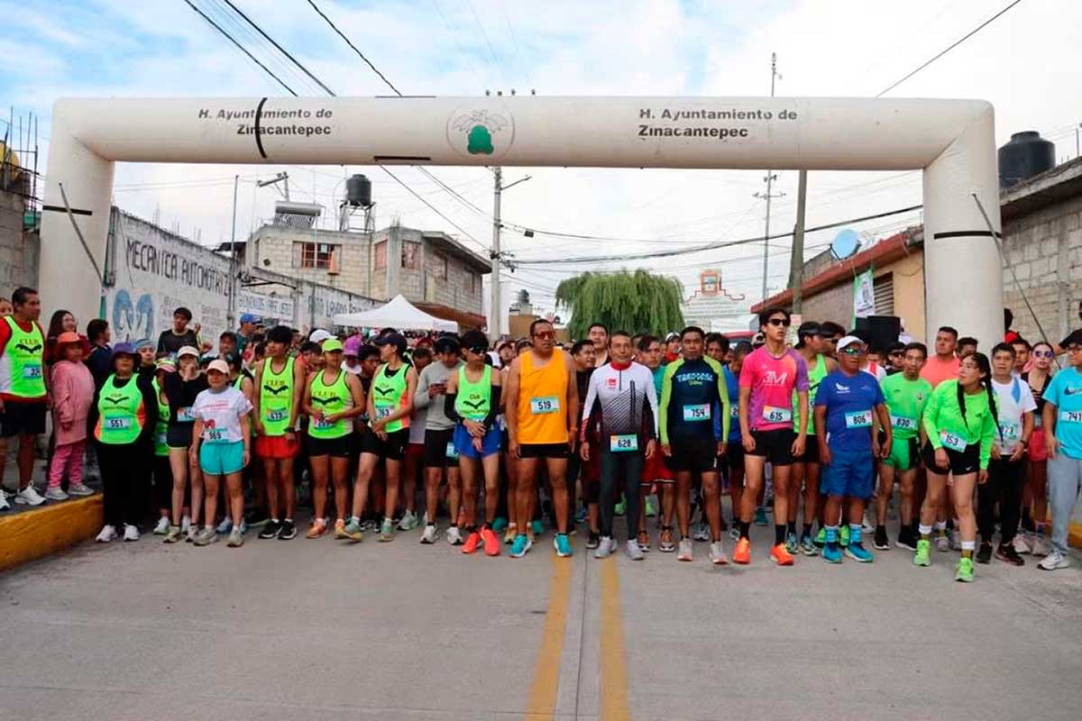 Carrera por el Día del Padre en Zinacantepec.