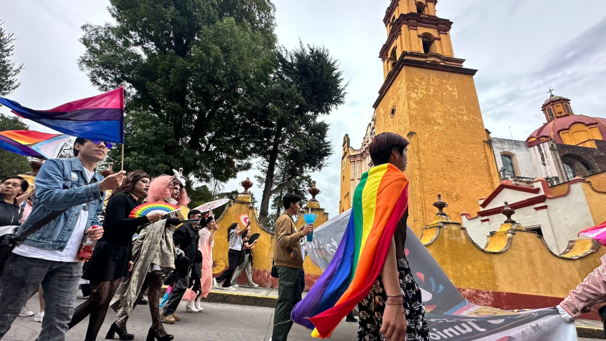Comunidad LGBT+ marcha en Metepec para exigir justicia y visibilizar sus demandas