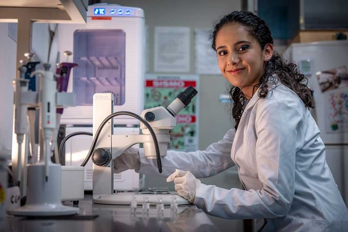 De una célula de fieltro al laboratorio: así nació la vocación científica de Carolina Martínez en la UAEMéx
