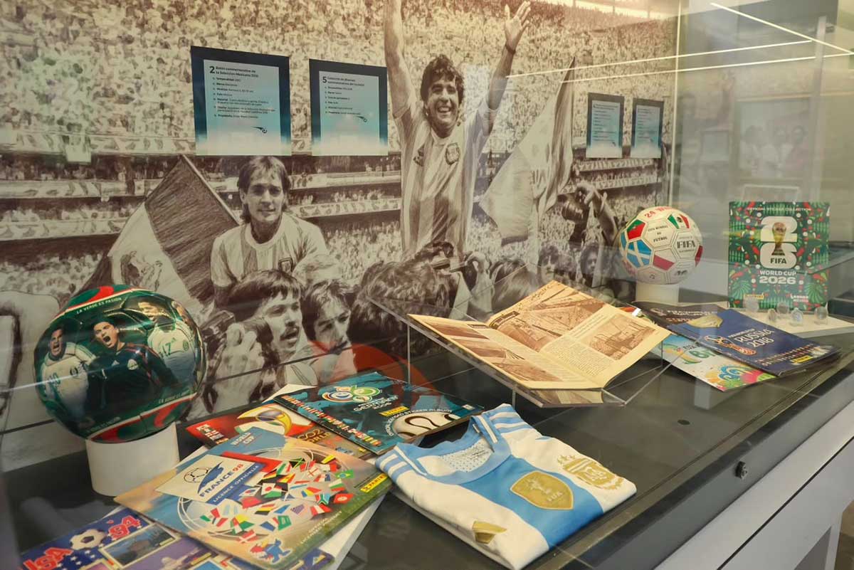 PJEdomex inaugura exposición de futbolistas.