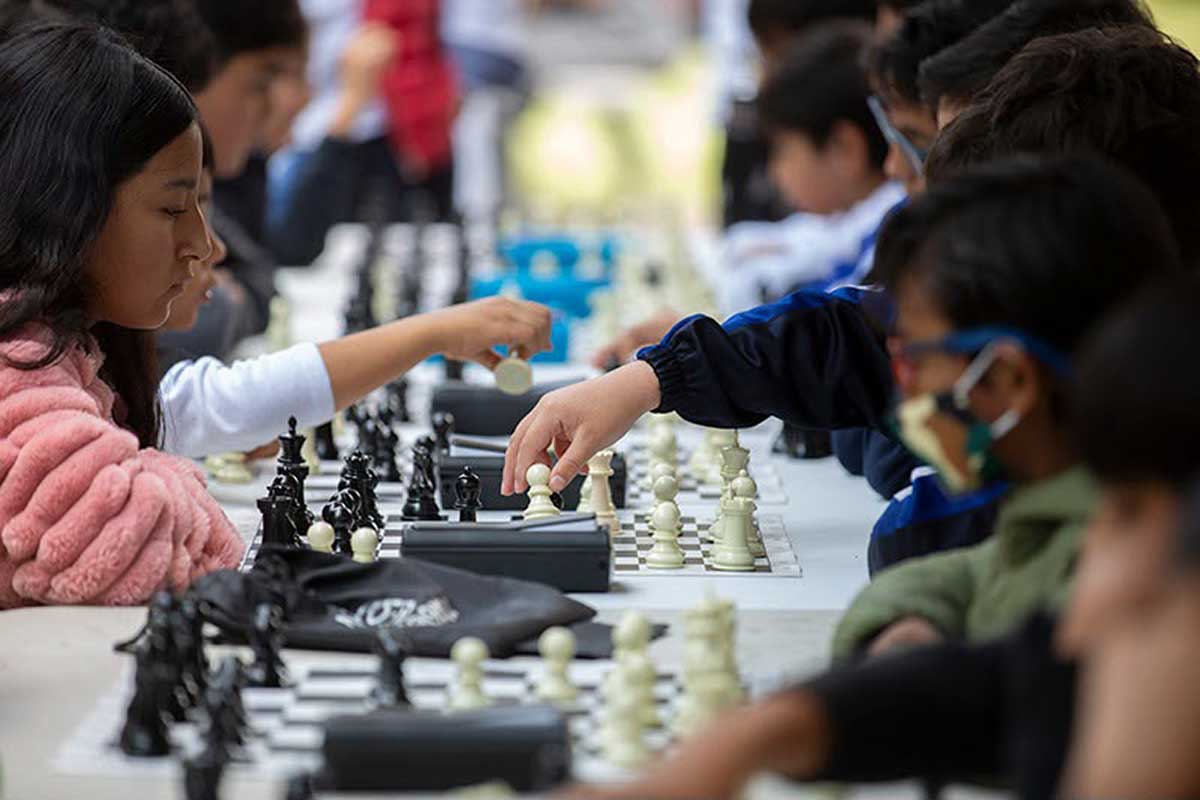 Competencia de ajedrez en el Club Toluca.