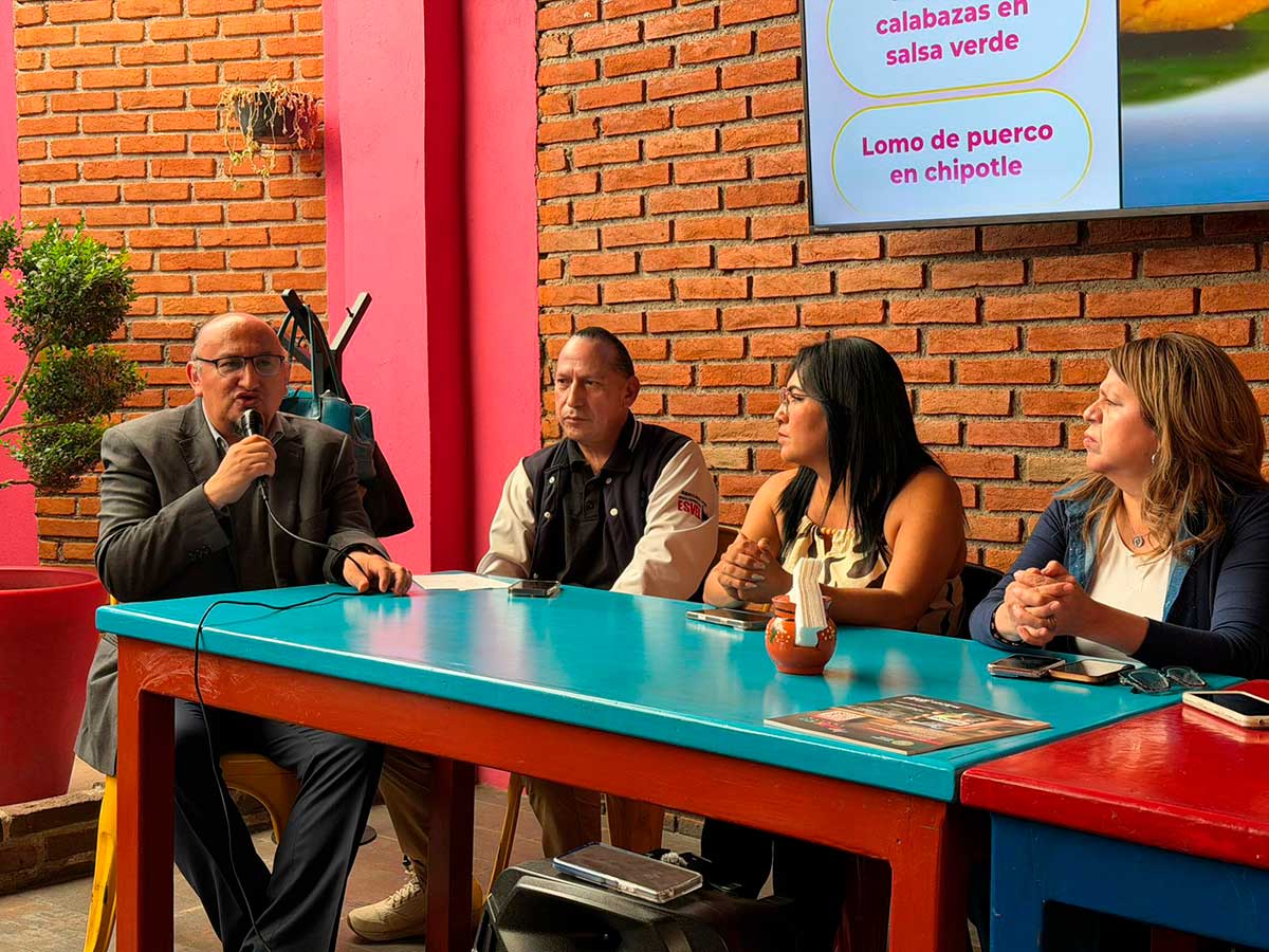 Periodistas de Toluca anuncian carrera atlética.