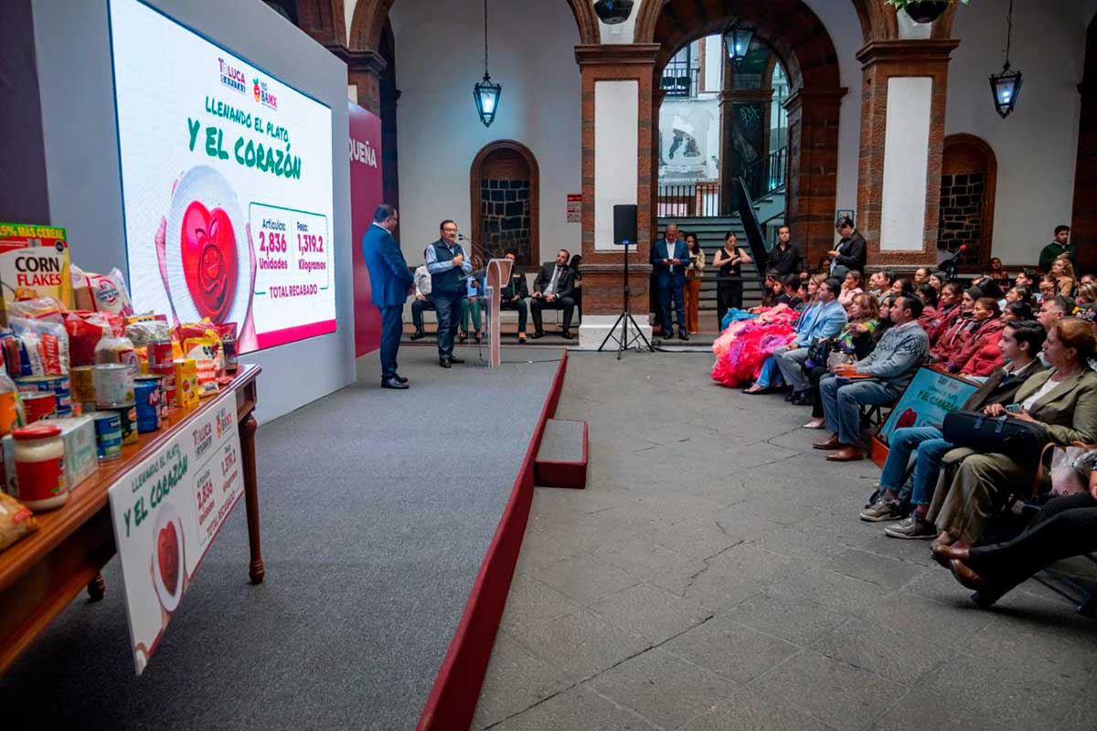 Ricardo Moreno recibe reconocimiento del Banco de Alimentos Cáritas y llama a sumarse a la causa