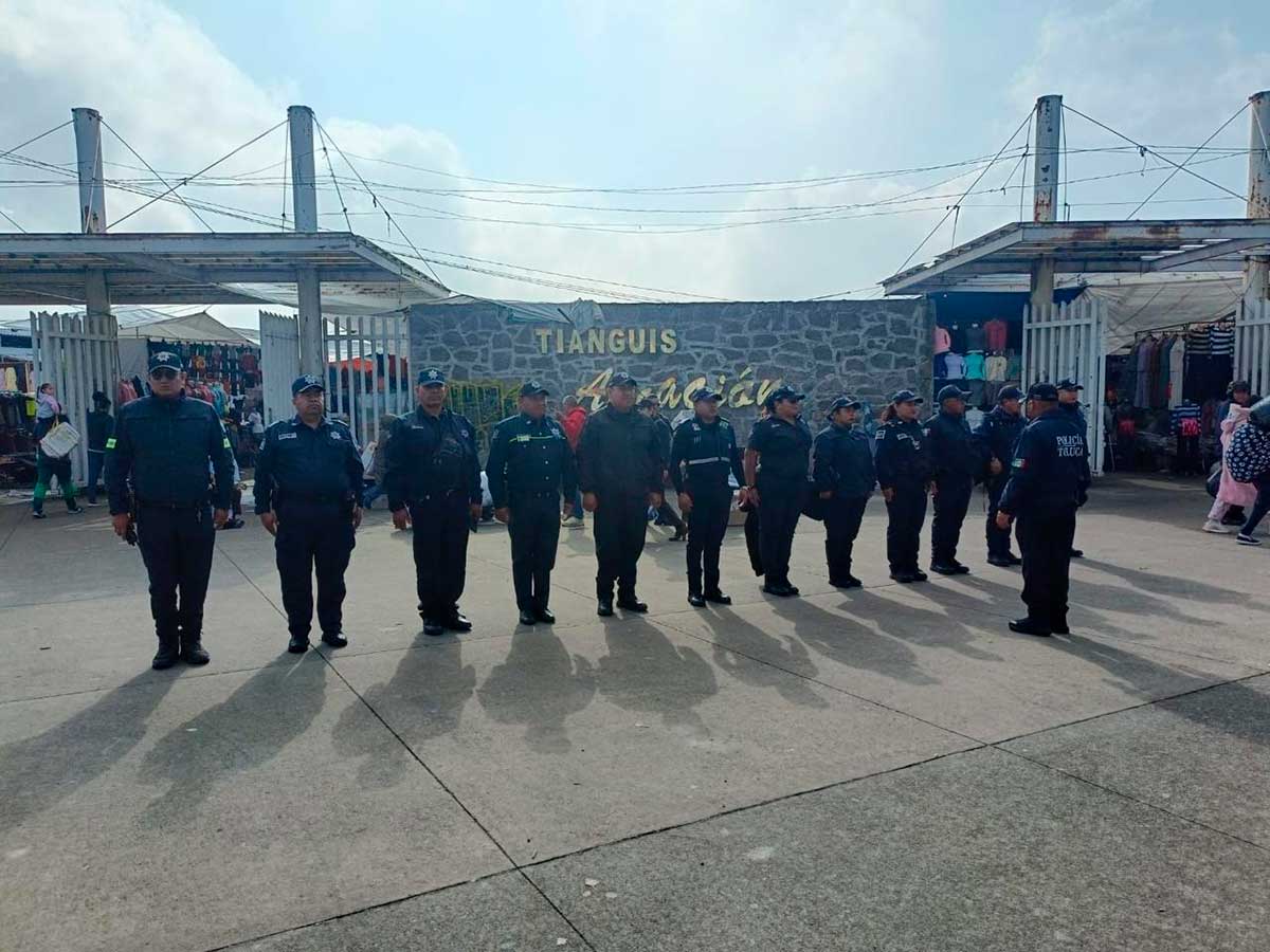 Dispositivos de seguridad de gobierno de Toluca en el mercado Aviación-Autopan.