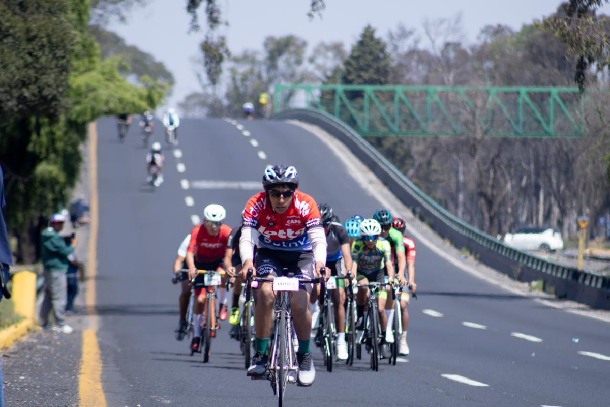 Ciclistas en Toluca.