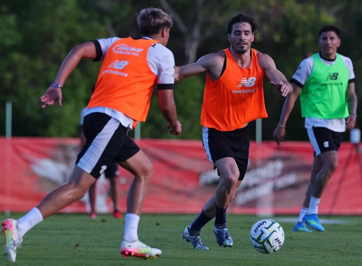 Toluca entrena en la Riviera Maya.