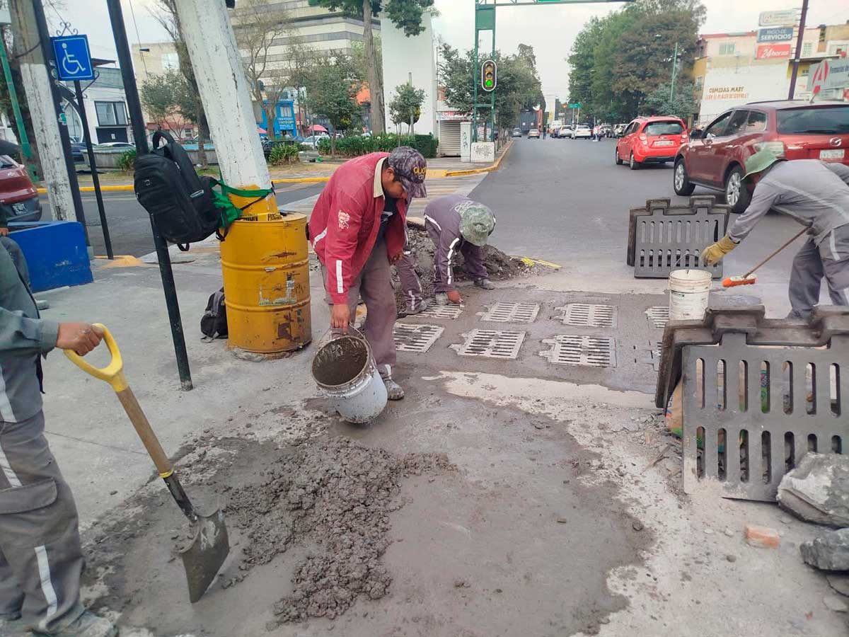 Toluca limpia más de 2 mil coladeras para prevenir inundaciones y fortalecer la red de drenaje