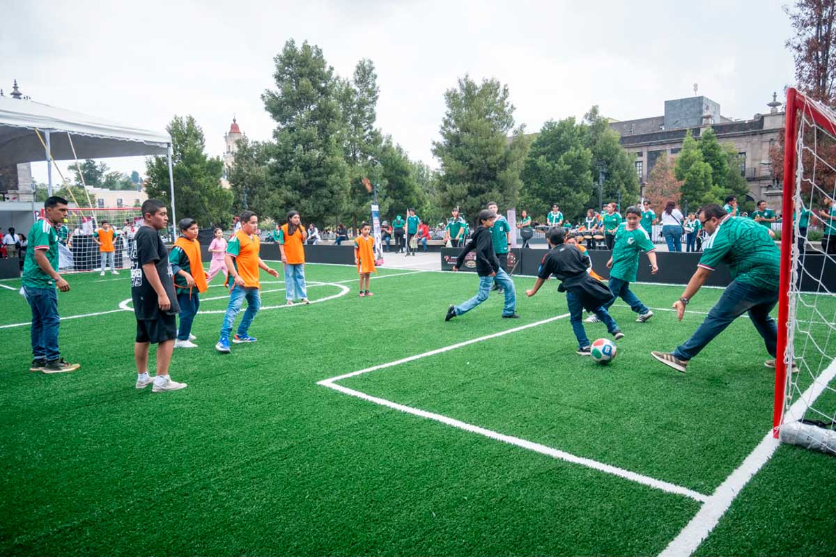 Ambiente en Toluca por inicio de la Copa Mundial de Futbol 2026.
