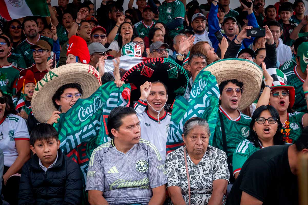 Toluca se viste de verde y vive la pasión mundialista en la Plaza de los Mártires