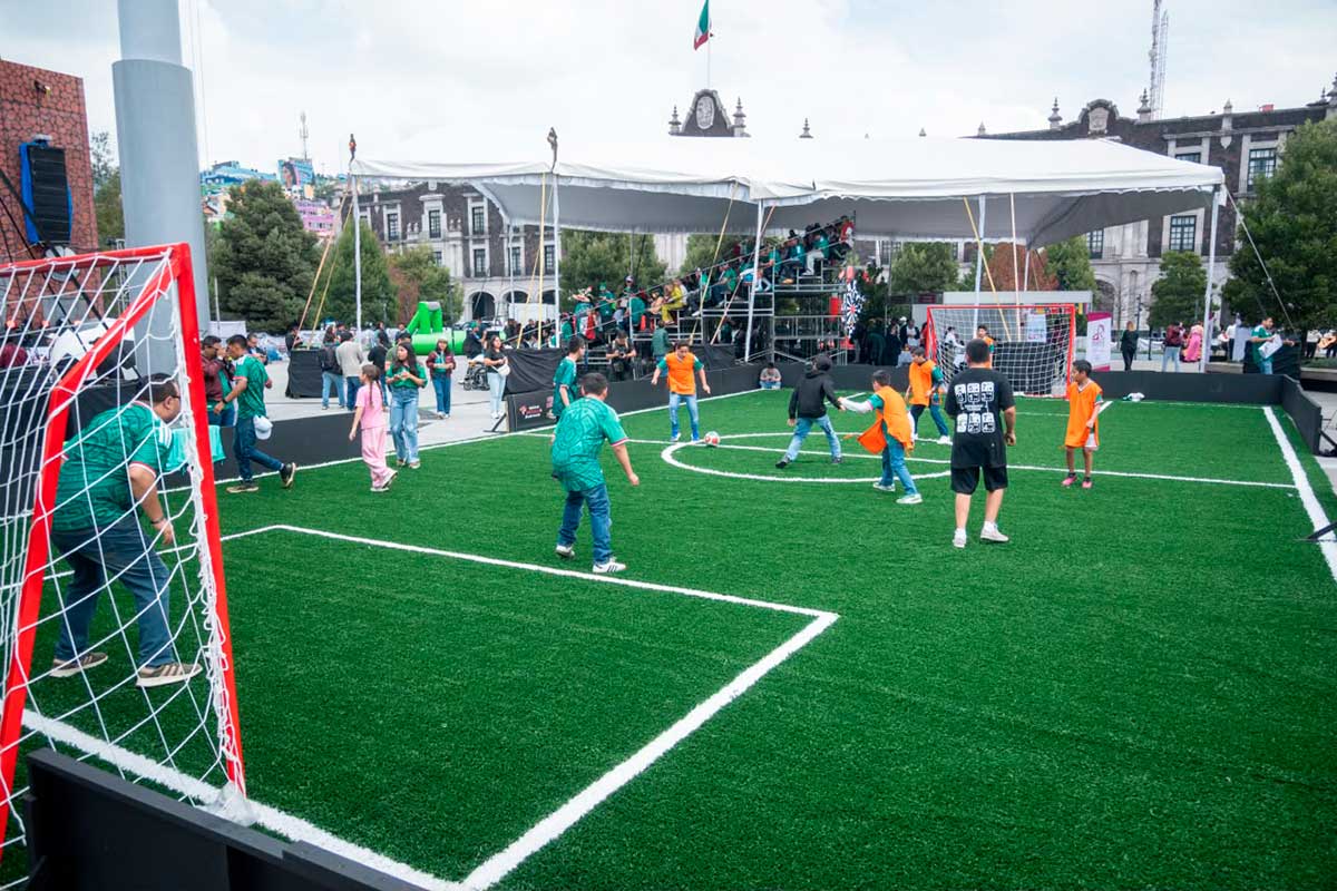 Ambiente en Toluca por inicio de la Copa Mundial de Futbol 2026.