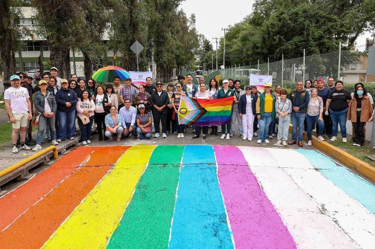 UAEMéx conmemora el Día del Orgullo LGBTTTIQA+ con intervención artística a favor de la inclusión