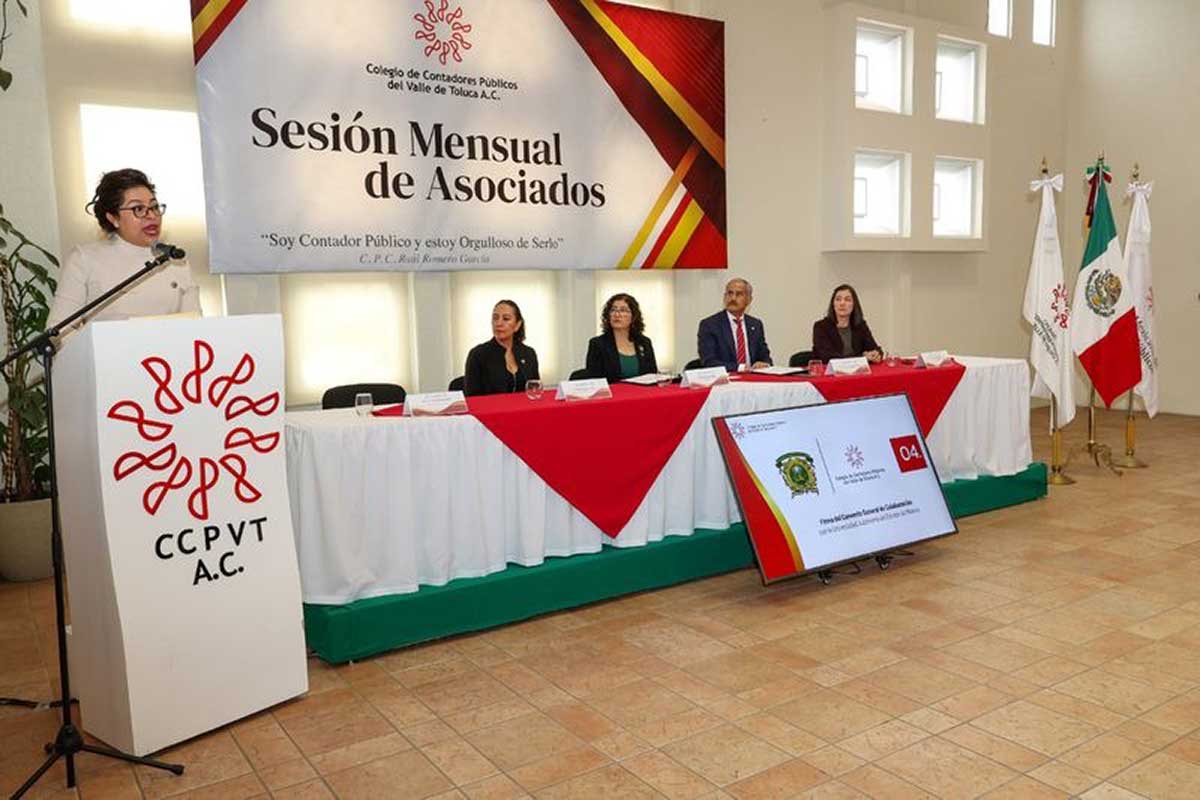 Firma de convenioo de la UAEMéx y el Colegio de Contadores del Valle de Toluca.