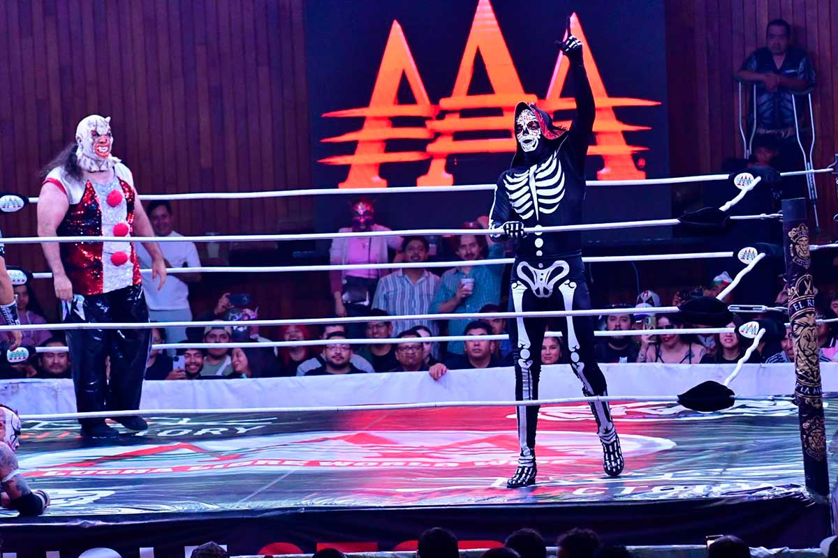 Exitosa función de lucha libree AAA en Toluca.