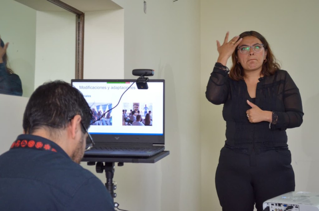 Gobierno del Edomex abre inscripciones para aprender Lengua de Señas Mexicanas.