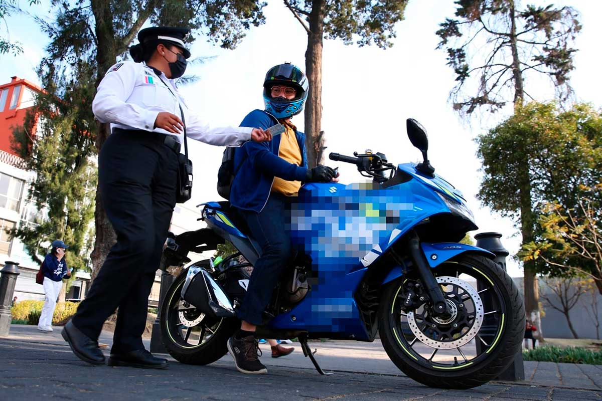 Cascos certificados serán obligatorios en Edoméx; Toluca llama a motociclistas a cumplir la norma