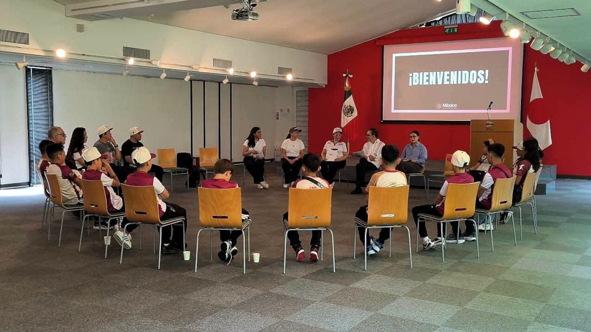 Niños y niñas toluqueños compiten en campeonato de futbol en Japón.