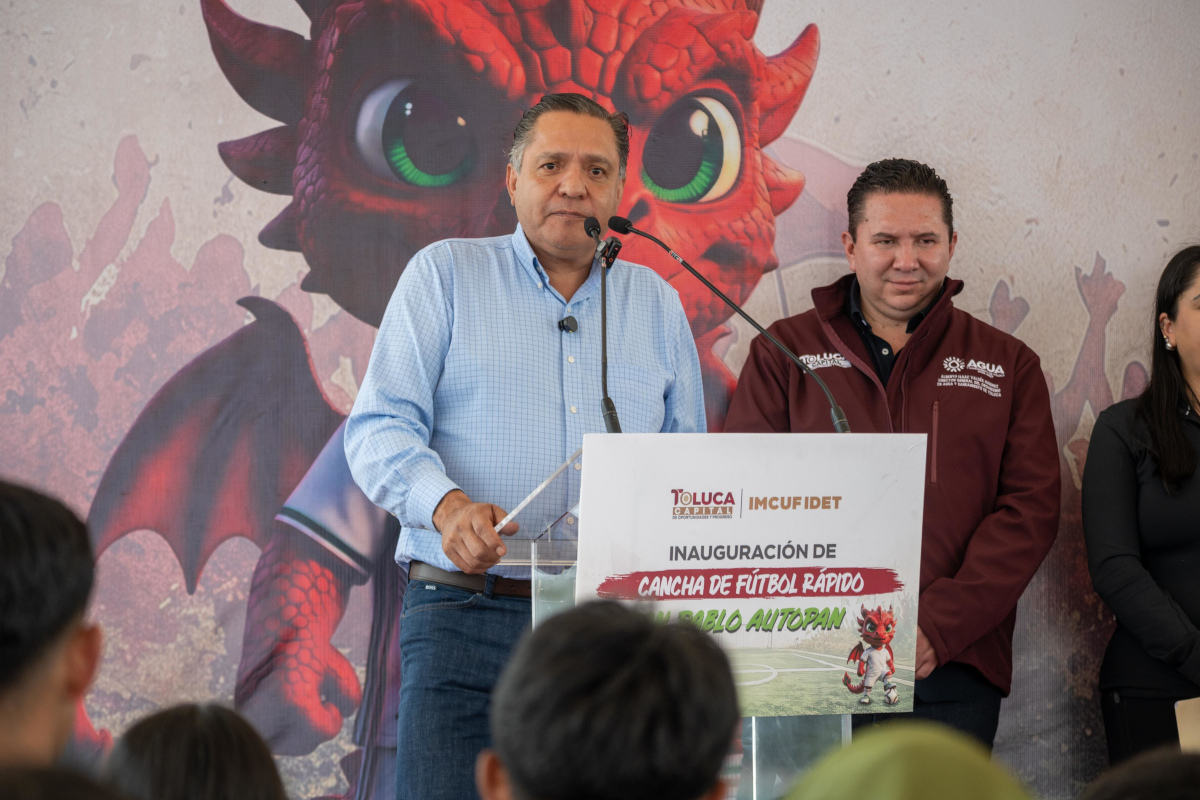 Toluca entrega renovación de chancha en San Pablo Autopan.