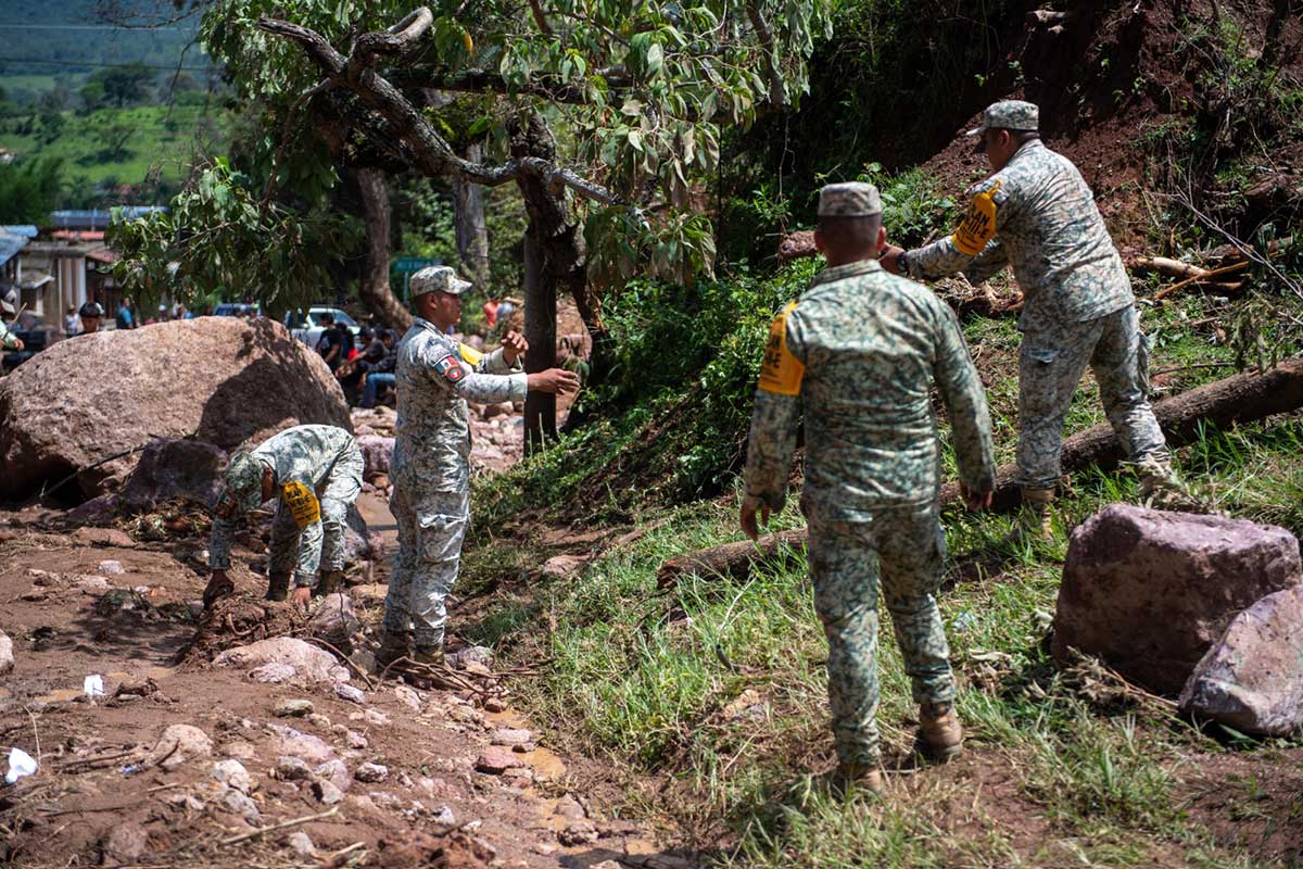 Gobierno del Edoméx despliega operativo en Temascaltepec tras deslaves provocados por las lluvias