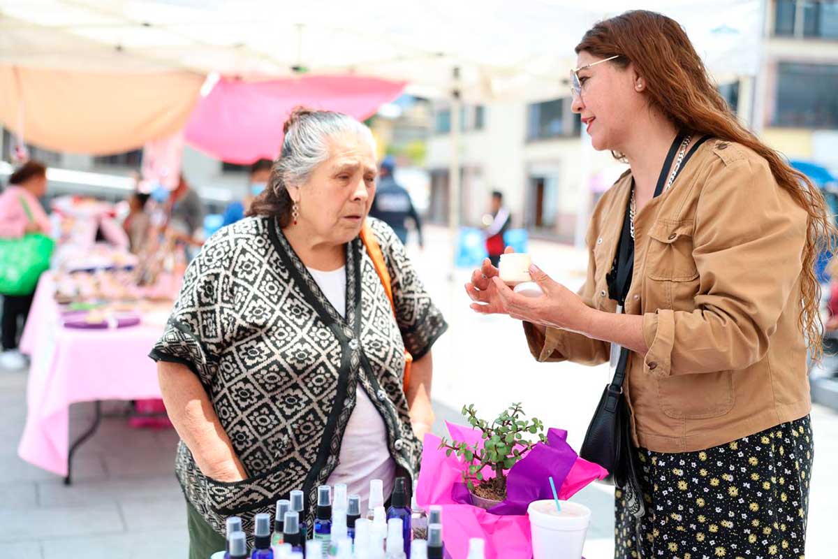 Huixquilucan impulsa a sus artesanos.