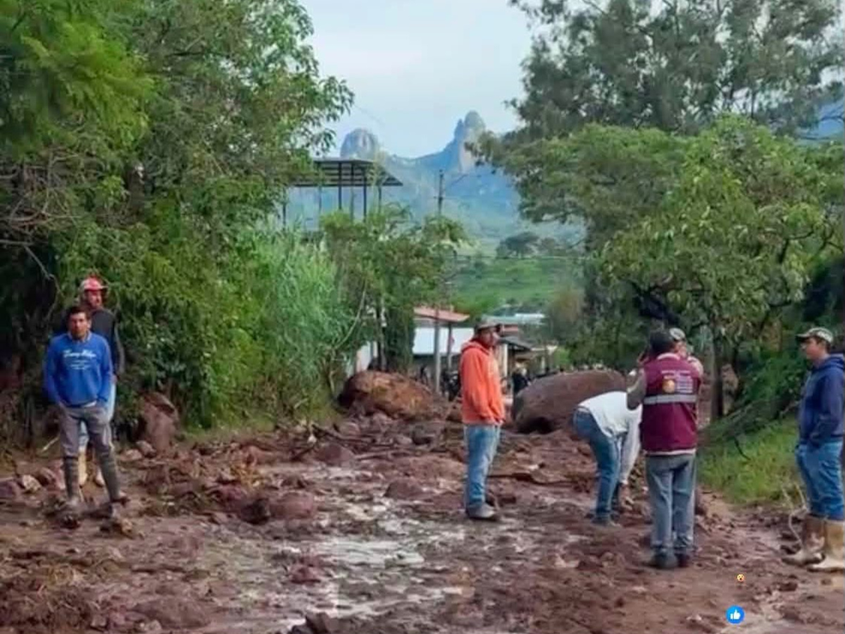 Intensas lluvias en Temascaltepec.