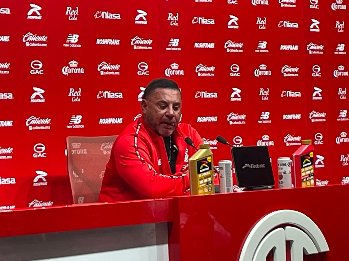 Mohamed advierte tras la derrota ante Pumas: “Nos tiene que dar una enseñanza grande”