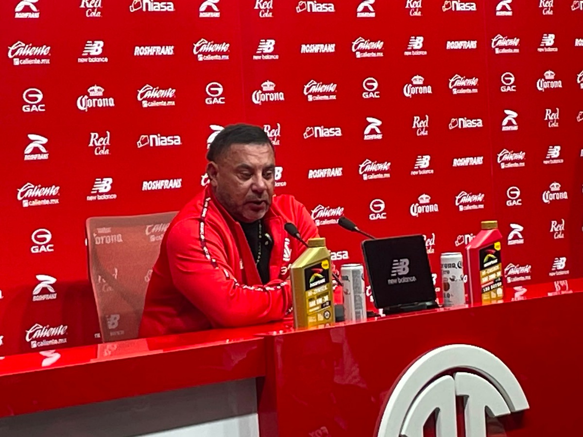 Conferencia de prensa de Antonio Mohamed.
