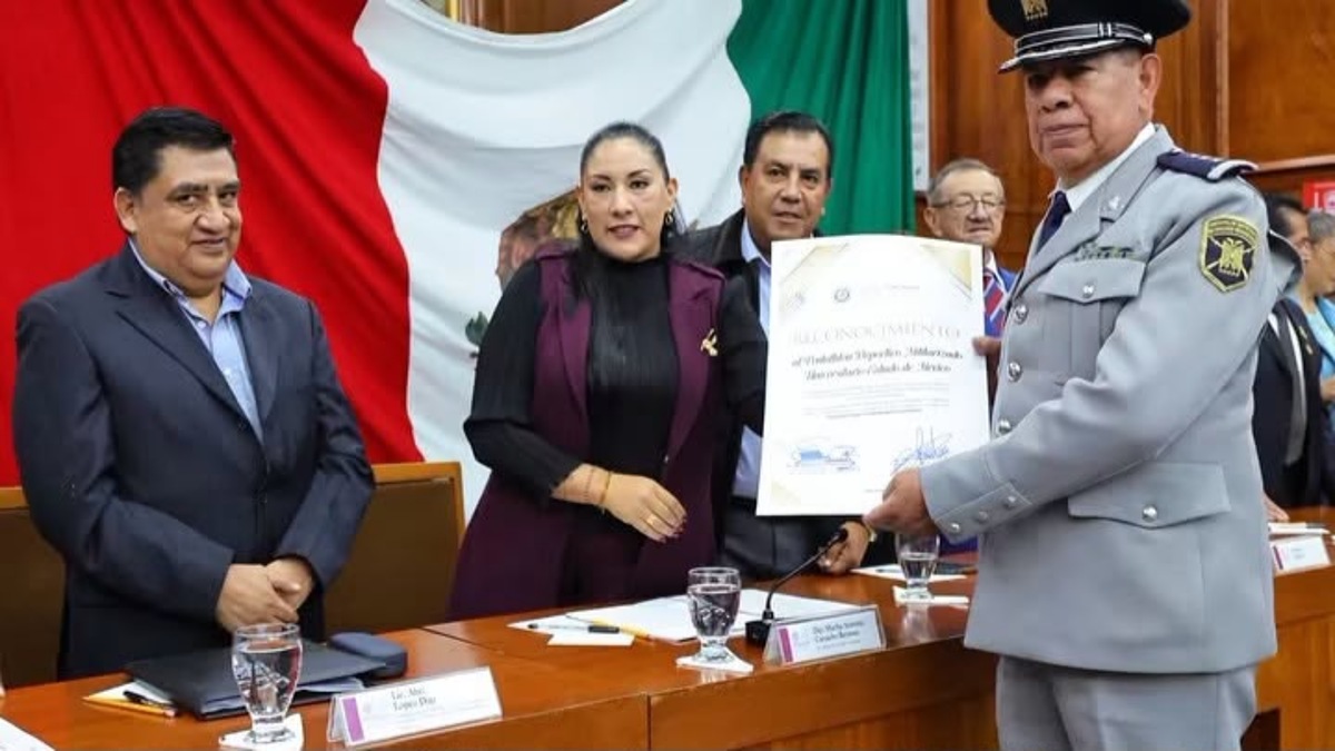 Reconocen a atletas de Pentatlón.