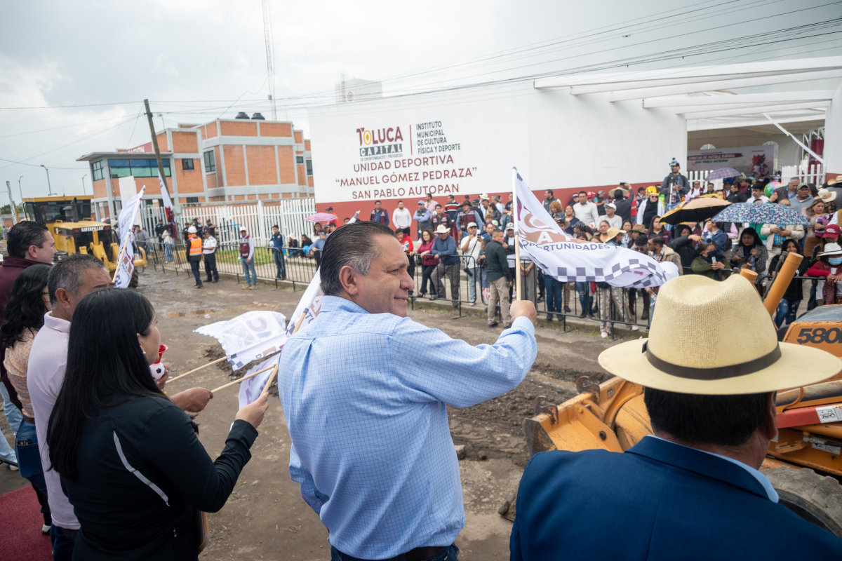 Ricardo Moreno inicia la pavimentación de la calle Manuel Gómez Pedraza en San Pablo Autopan