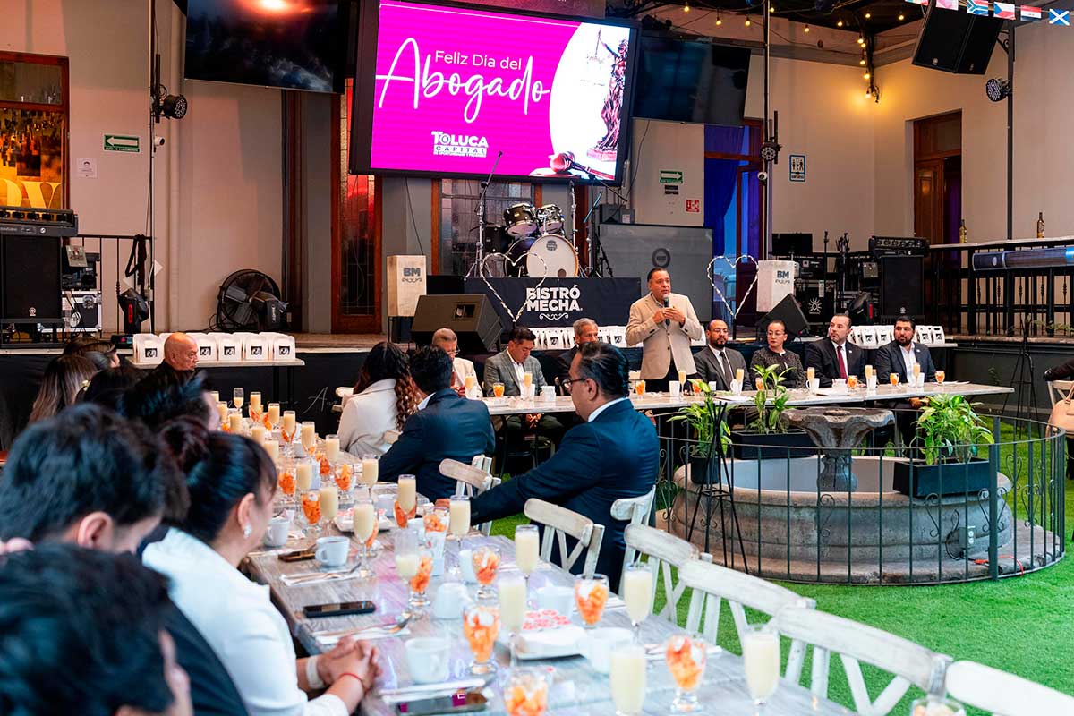 Ricardo Moreno destaca la labor de la Consejería Legal del municipio de Toluca.