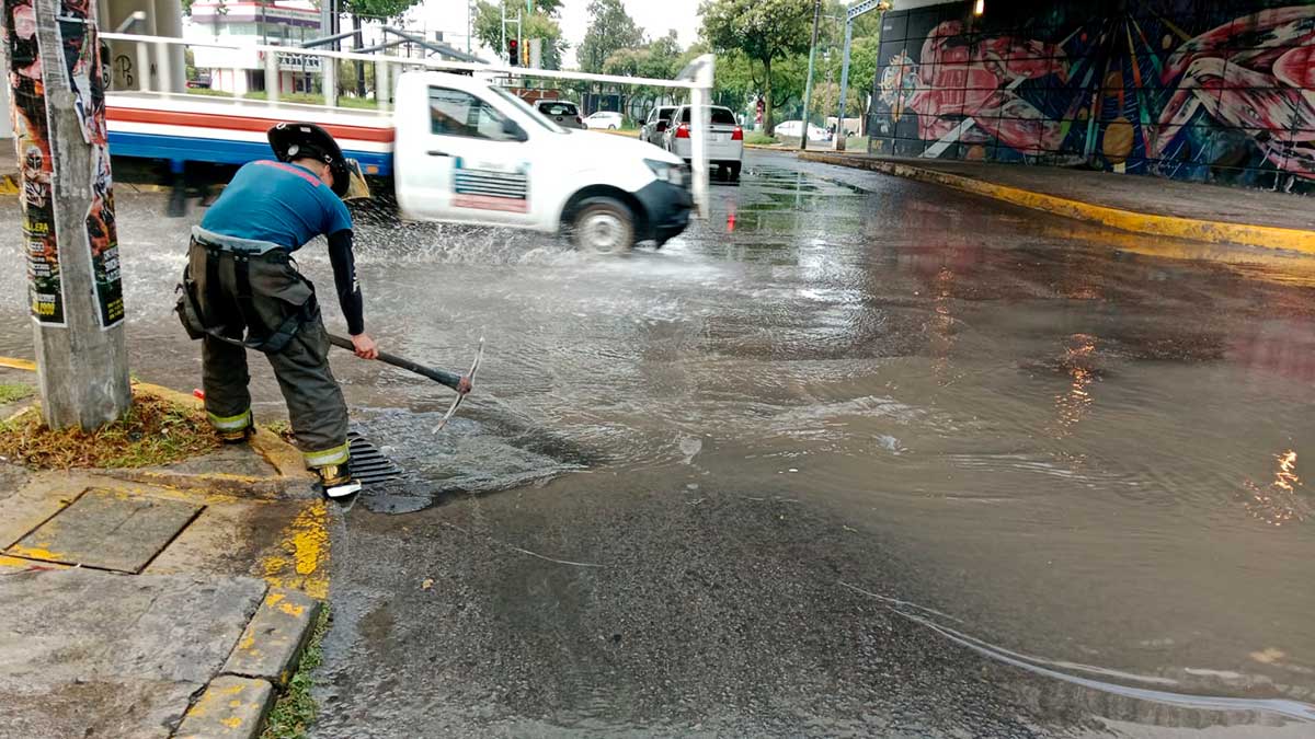 Toluca despliega operativo por lluvias.