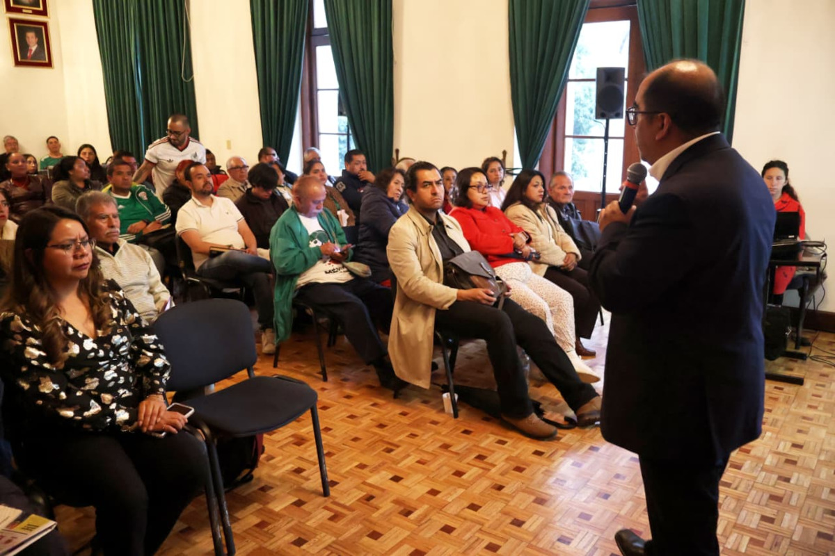 Toluca impulsa ciclo de conferencias.