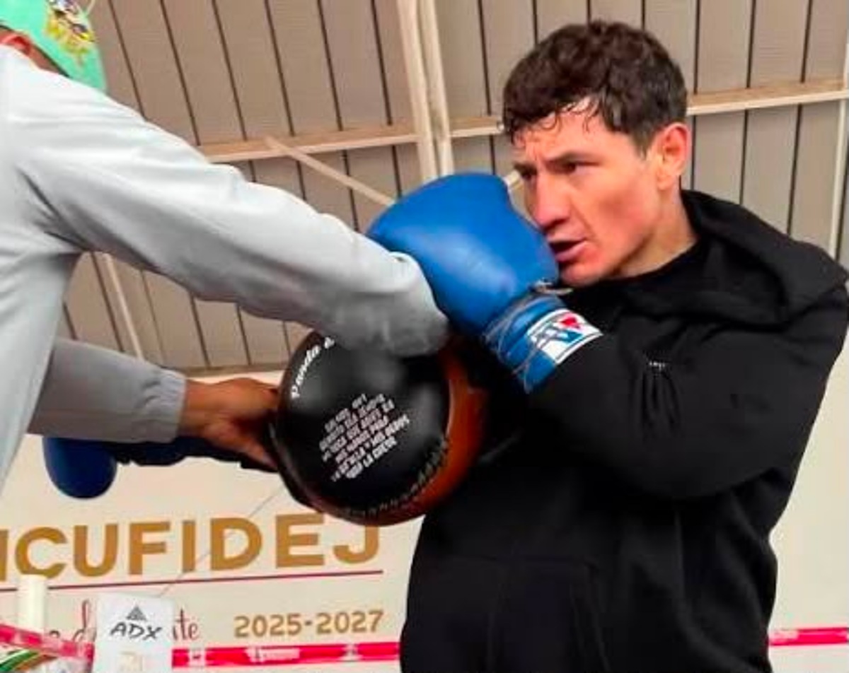 William "Camarón" Zepeda boxeador mexiquense.
