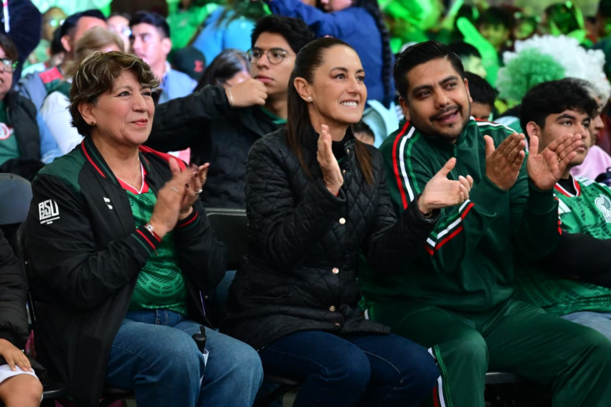 La presidenta Claudia Sheinbaum y la gobernadora del Edomex Delfina Gómez apoyan a la Selección Mexicana en su partido contra Inglaterra.