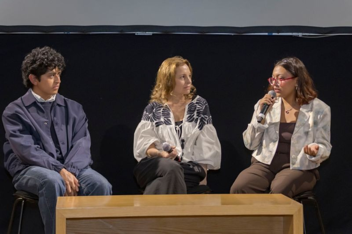 Cineastas de la UAEMéx llevan sus primeros trabajos al CENART y dialogan con Marina de Tavira