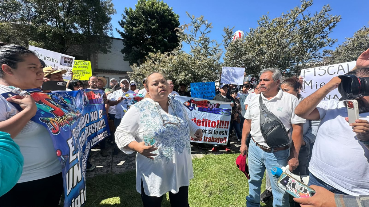 Manifestación pacífica de dueños de máquinas tragamonedas aseguradas por la FGJEM.