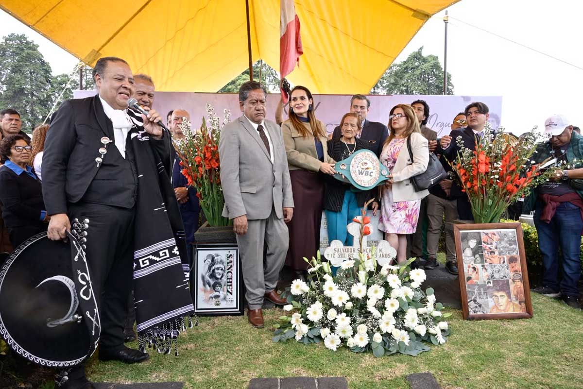 El legado de Salvador Sánchez perdura en Santiago Tianguistenco con homenaje y función de boxeo