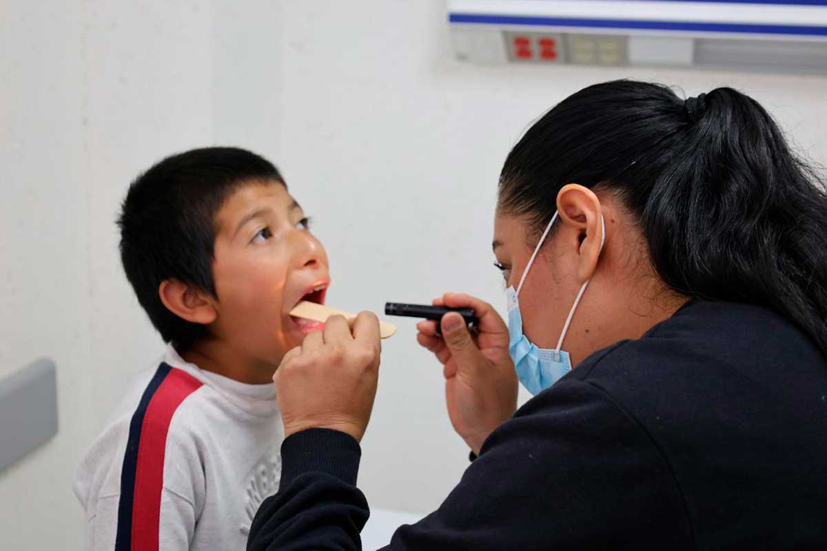 Huixquilucan facilita certificados médicos para apoyar a familias en el regreso a clases