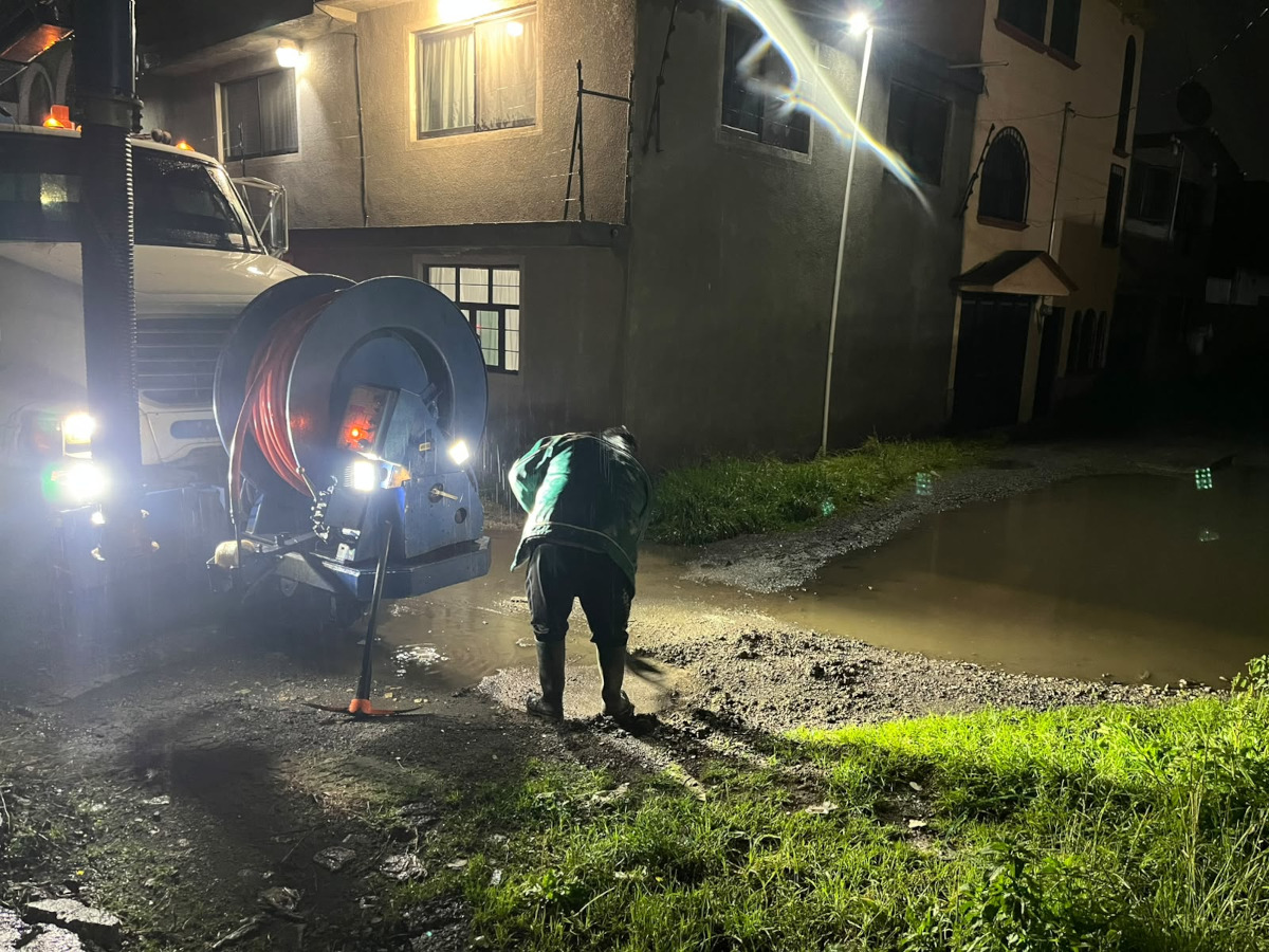 Toluca atiende afectaciones por lluvias.