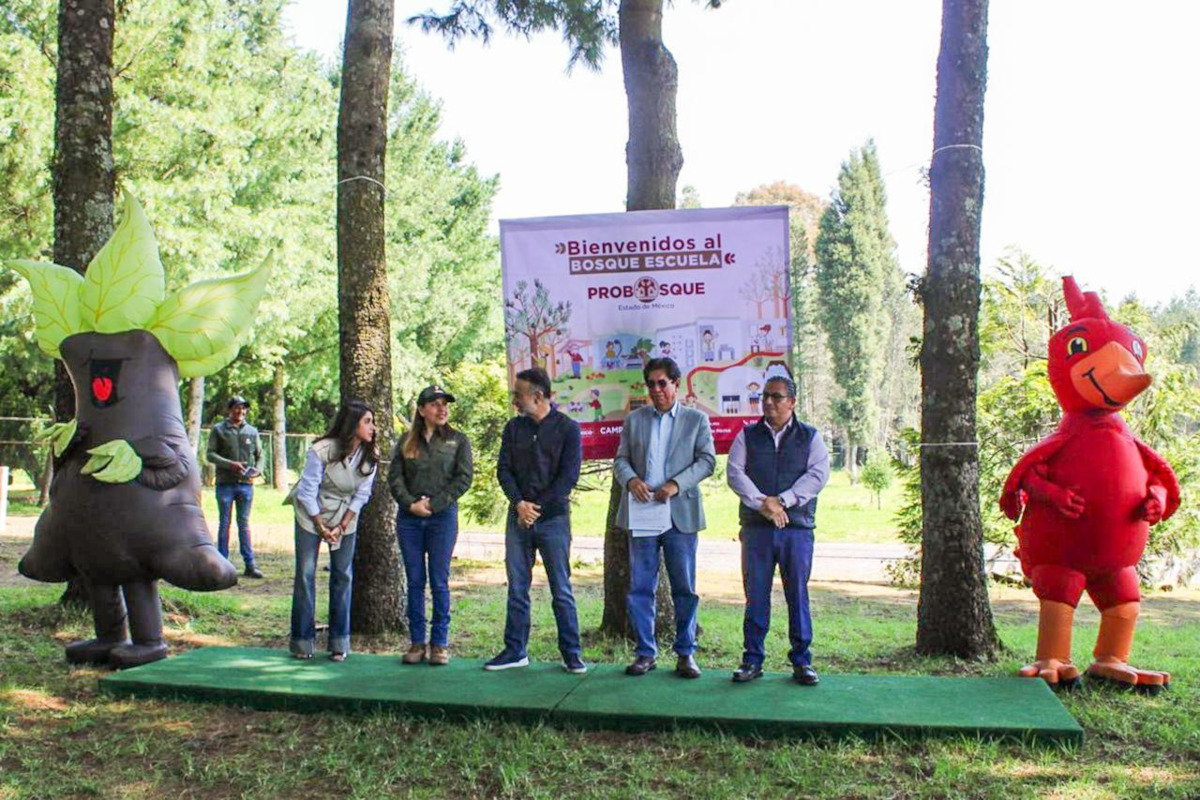 Metepec acerca a los niños al cuidado de lños bosques.