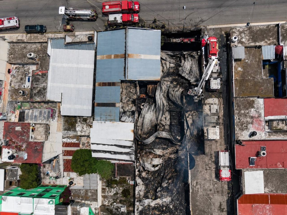 ¿Qué se sabe del incendio en una bodega cerca de la Terminal de Toluca?