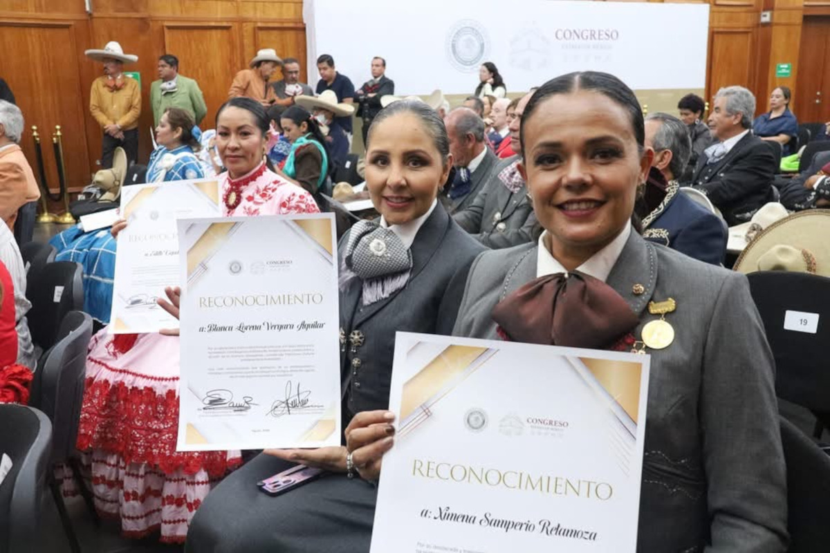 Reconocen a 55 charros y escaramuzas por preservar la tradición mexiquense