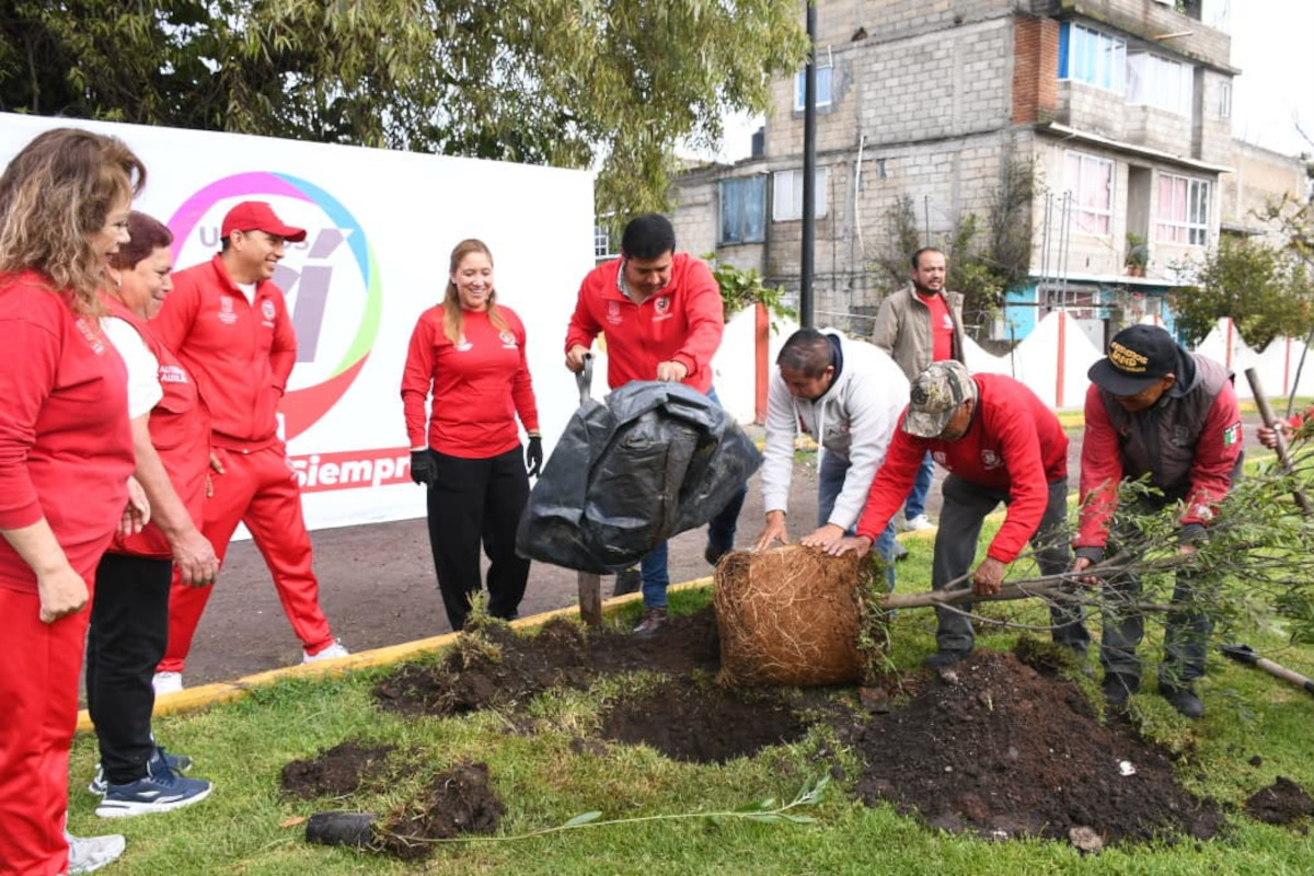 San Mateo Atenco participa en la Jornada Nacional de Reforestación.