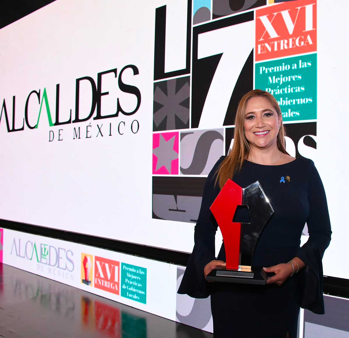 San Mateo Atenco recibe premio por su Unidad de Autismo.