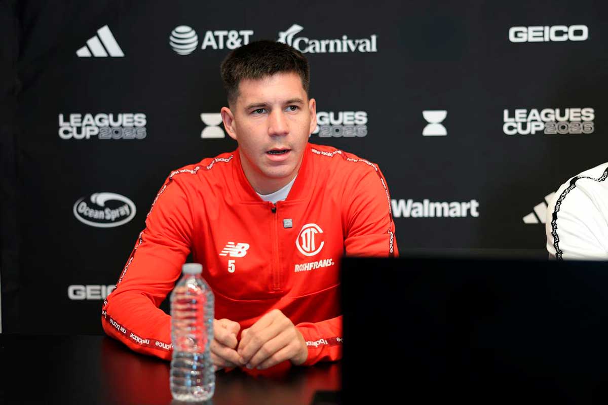 Entrebador y jugador del Toluca FC.