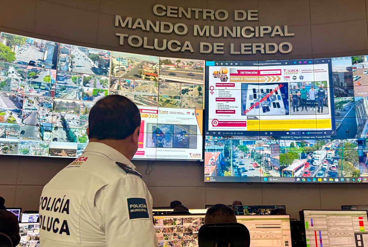 Operativo Escuela Segura en Toluca.