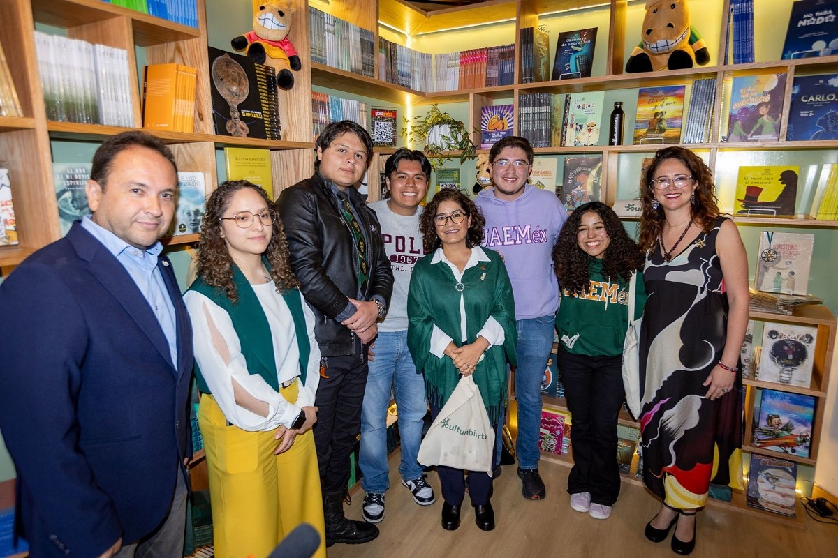 UAEMéx abre nueva librería en Rectoría.