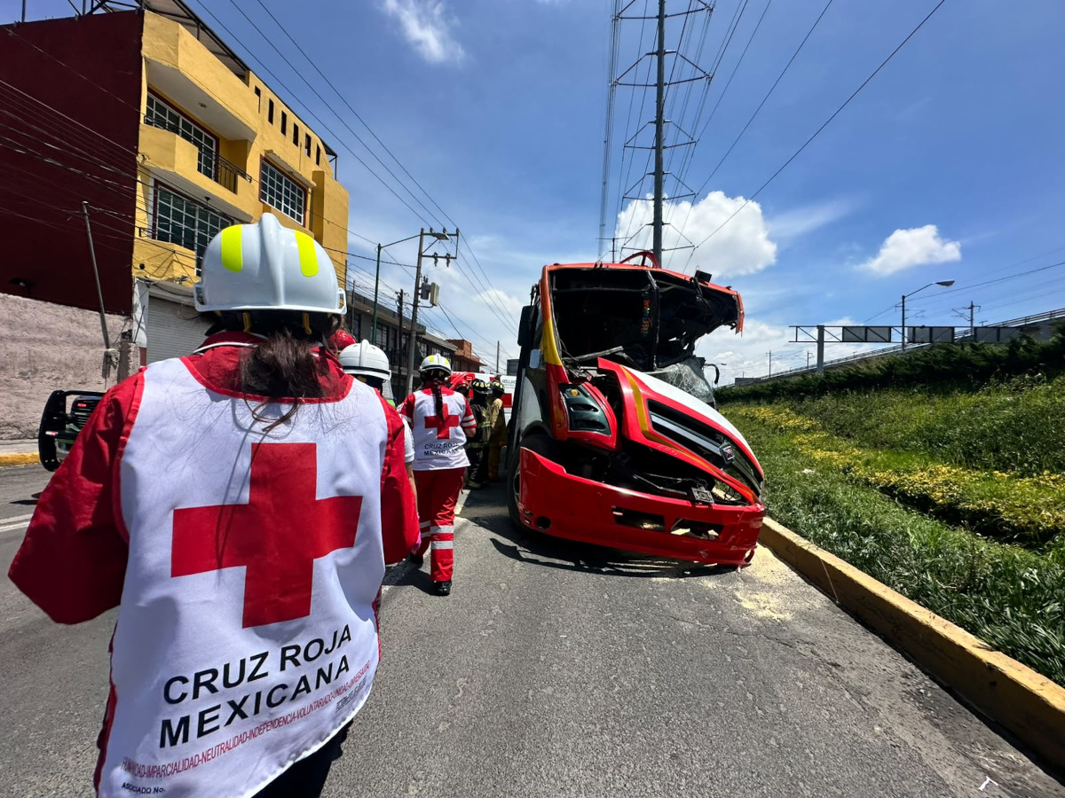 Choque de camión en Toluca.