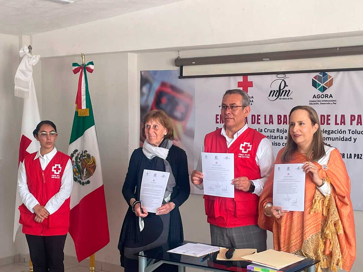 Cruz Roja Toluca recibe Bandera de la Paz y se compromete a promover la no violencia