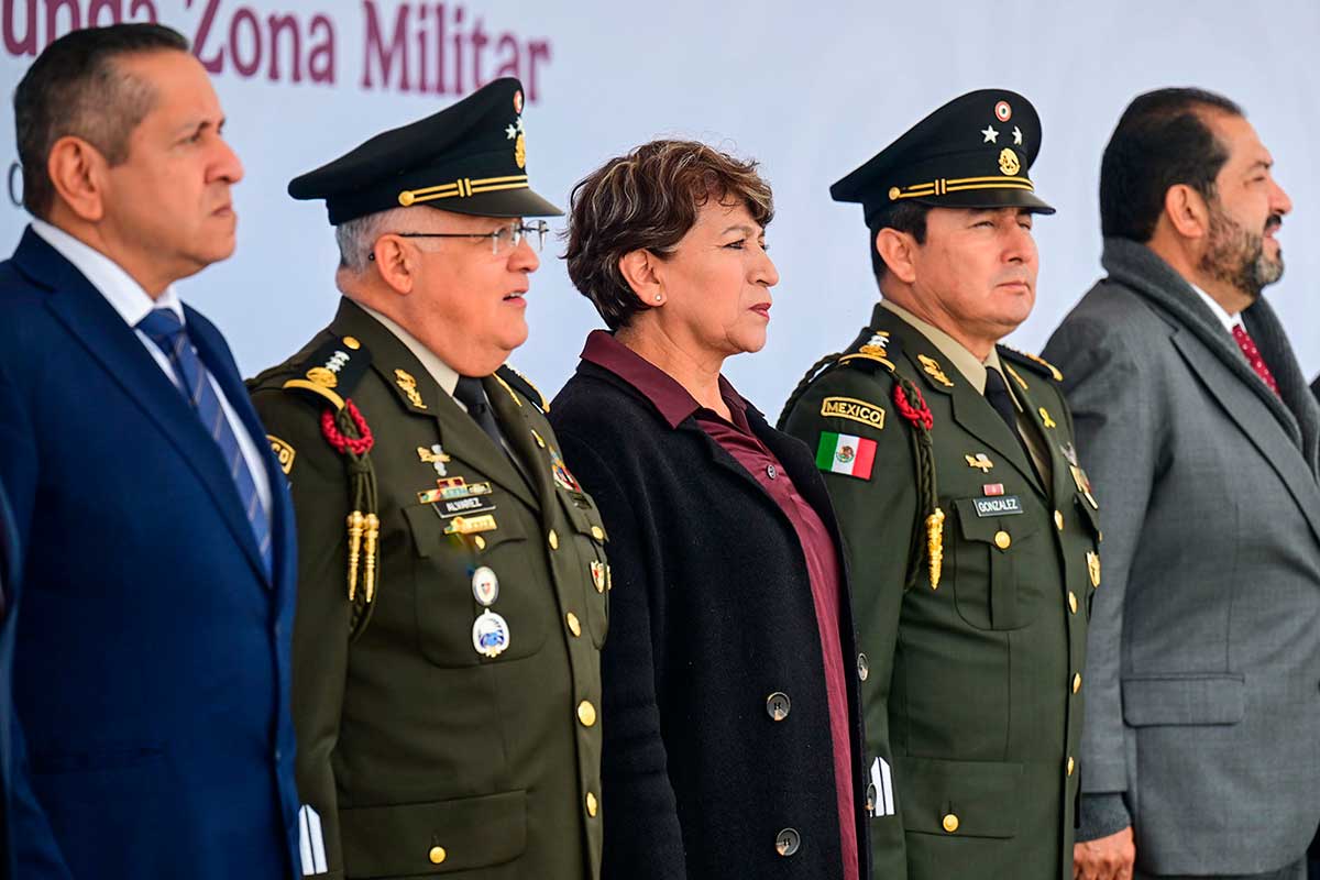 Delfina Gómez atestigua toma de protesta de nuevo comandante de la 22/a Zona Militar