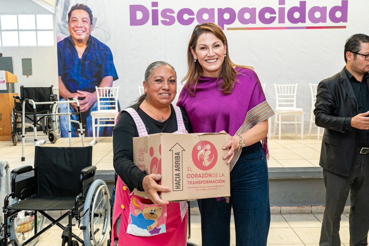 Ayuda de DIF Toluca a población vulnerable.